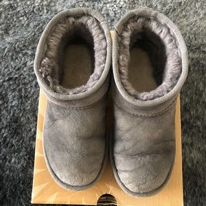 UGG Classic Mini